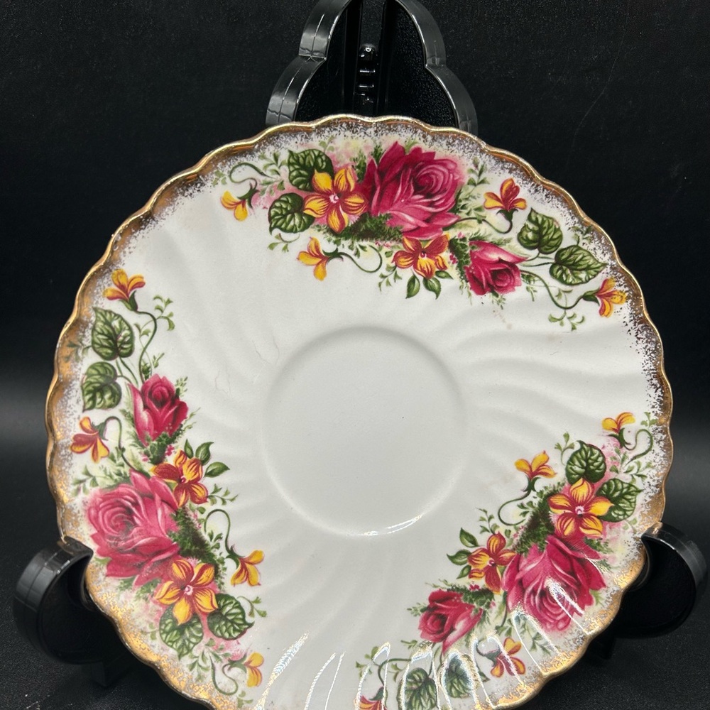English Rose Saucer Plate with Pink and Gold Floral Design